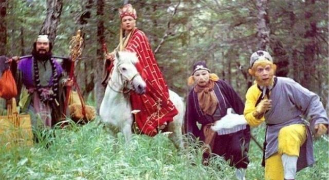 饰演|她扮演观音菩萨真假难辨,片场演员对她合掌磕头祭拜,如今已信佛