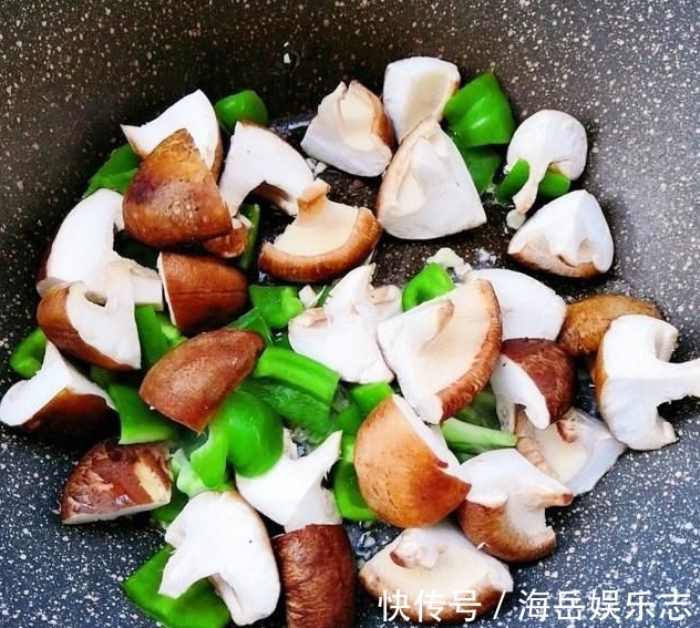 香菇和它一起炒,血管的“清洁工”,血管不堵塞,口臭没了