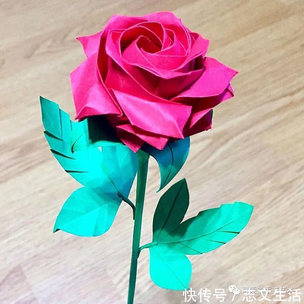 观自在菩萨|一张纸就能折的玫瑰,放几枝在家中,人见人夸!