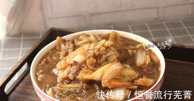 到了冬天，我家就爱这一口，清热去燥又实惠，一人一碗舒服又过瘾！