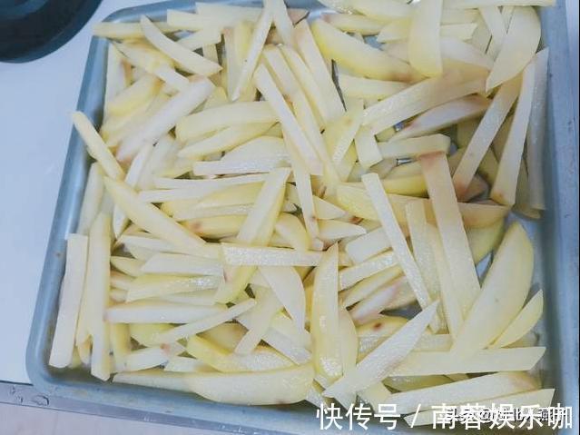 妙招|炸薯条时，土豆最忌焯水后就炸！教您一妙招，薯条香脆不发软
