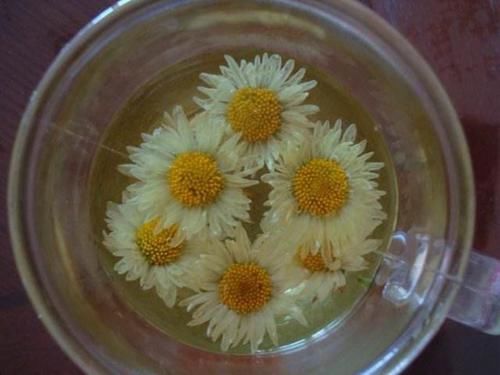 健康|女人出现子宫肌瘤，常喝2种水，有助于子宫健康