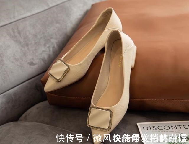 细高跟 秋季,穿粗跟平底鞋,舒适又优雅!秋季,穿粗跟平底鞋,舒适又优雅!