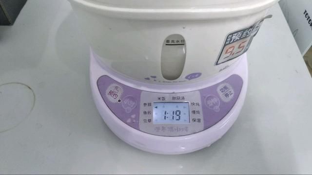 虫草花|炖鸡汤时不要直接炖，记住1个小技巧，多加1步，鸡肉香嫩无腥味
