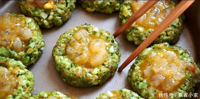 西兰花我家从不炒着吃,配上2两虾,咸鲜可口,每次米饭不够吃