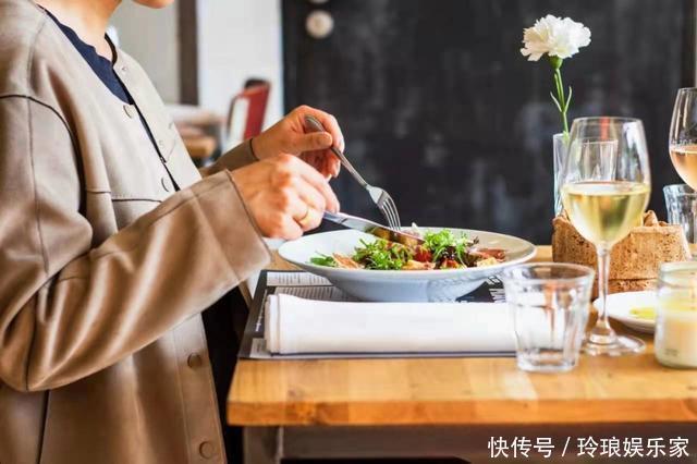 和骨头抢钙、和血液抢维C，你天天接触它，正悄悄偷走体内营养素