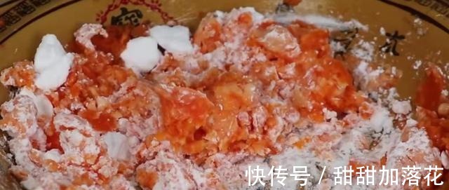 胡萝卜学会这样做，营养丰富又解馋，连挑食的人都爱吃，劲道爽滑！