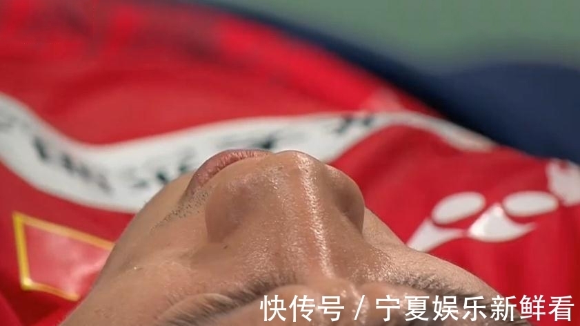 维尔玛|决胜局17-20落后，国羽名将顶住压力，上演24-22大逆转，累到瘫倒