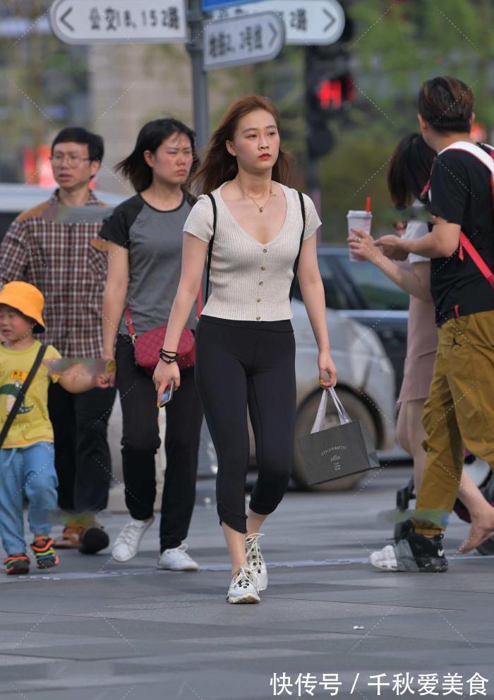 穿搭 日常休闲穿搭,美丽有气质,简单又大方