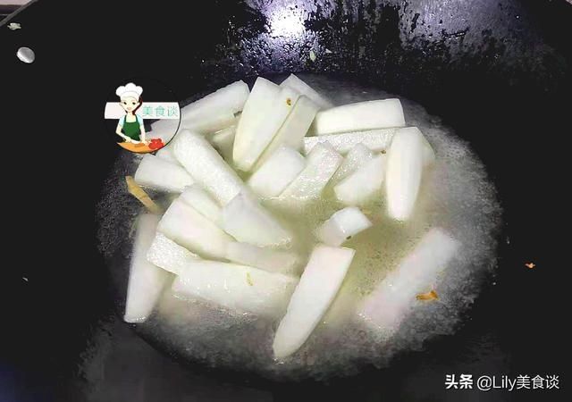  适量|冬天，最馋萝卜此做法，鲜甜又营养，家人爱吃，应季而食温暖过冬