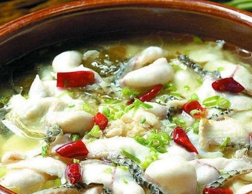  酸菜鱼怎么做，先放酸菜还是先放鱼？顺序很重要！弄错了会很难吃