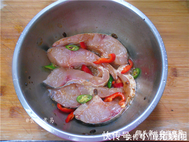 鲜甜|家庭宴客不发愁，此菜6分钟就上桌，快捷大气，鲜甜嫩滑无腥味