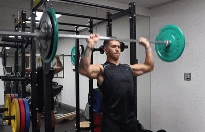 训练|卧推训练时手臂提前力竭,3个动作强化肱三头肌,提升重量更轻松