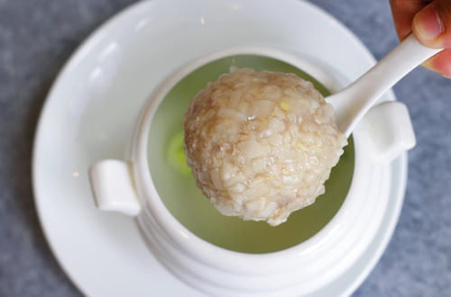 同样是肉丸,“狮子头”与“四喜丸子”为啥不一样,区别在哪里?