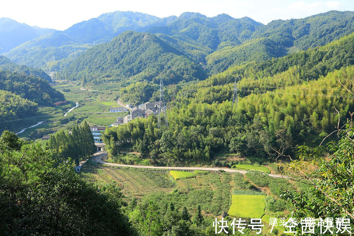 宁波市|世界上最小的湖，长在石头上，小出你的想象