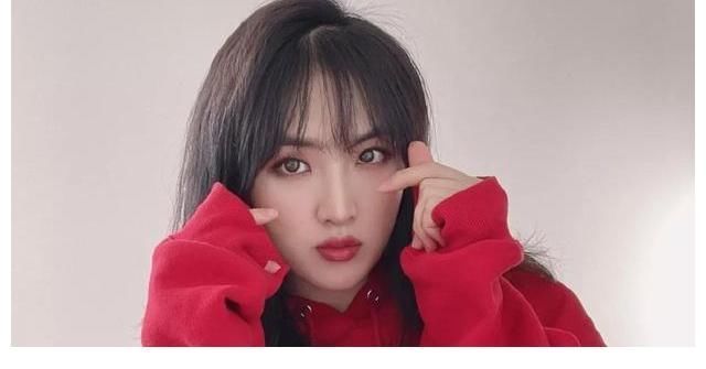 《中餐厅》路透曝光，姚安娜生图惊艳，休闲装也挡不住高贵的气质