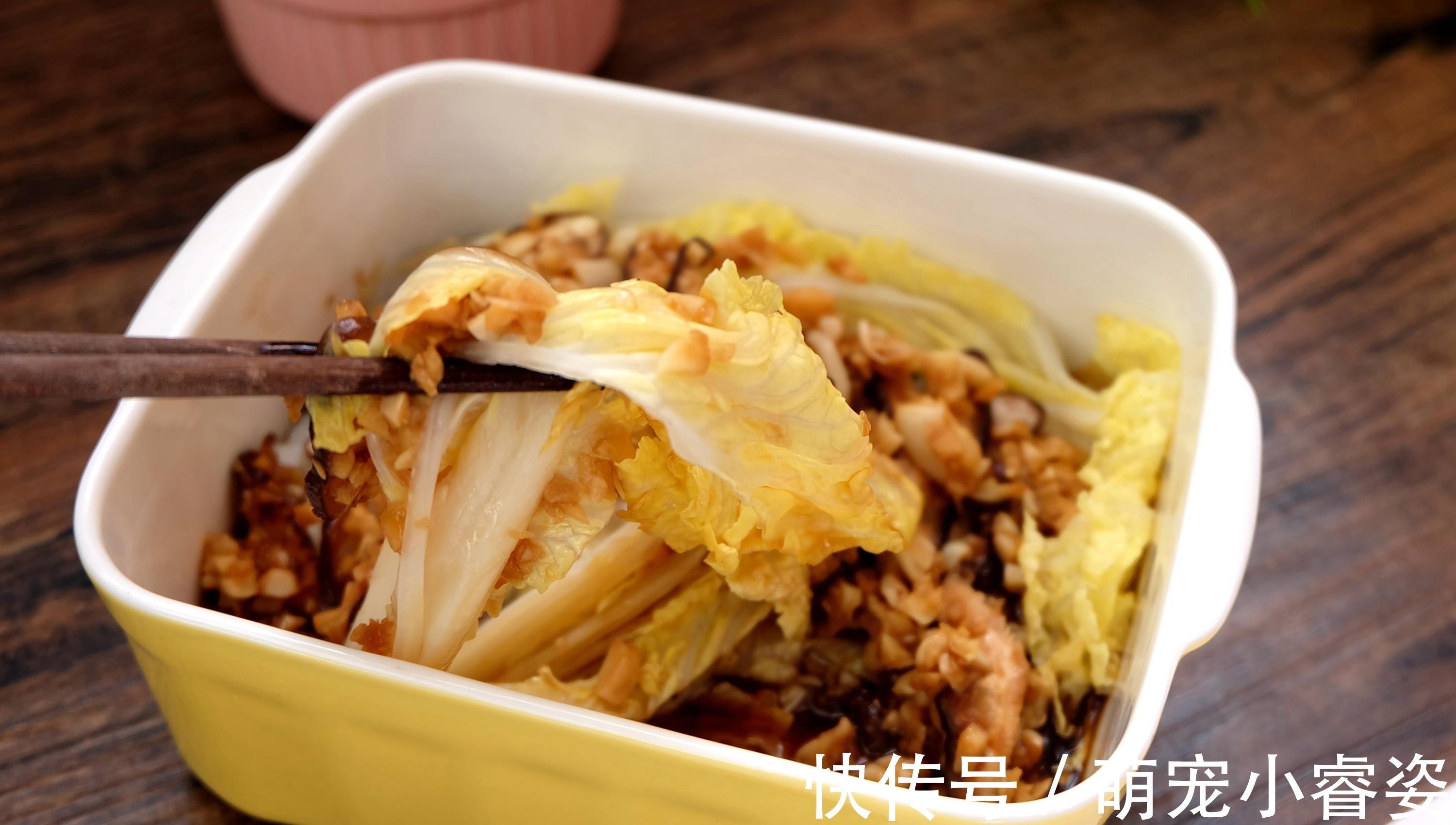 家里有两个孩子，做饭不能凑合，厨艺不高也能做美食，轻松又省力