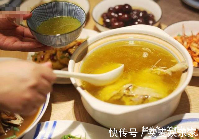 月子病|坐月子期间,妈妈坚持“2吃1不吃”,不仅母乳好还没月子病