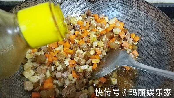 腌制腊肉时，只放盐就错了！多放一点它，腊肉不长霉，放一年不坏