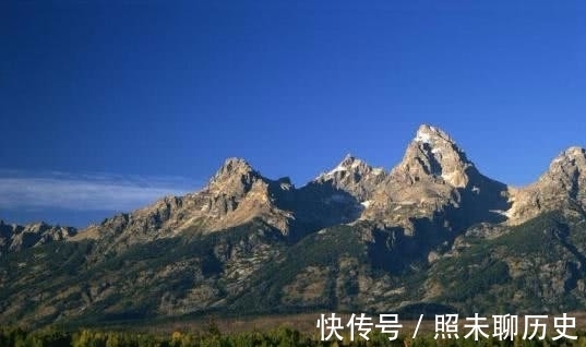 登飞来峰@王安石的雄心壮志全在这首诗中,寥寥数语描写得很有气势!