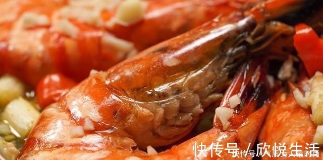 虾,直接用水煮就错了,学会这一招,保准虾肉鲜嫩