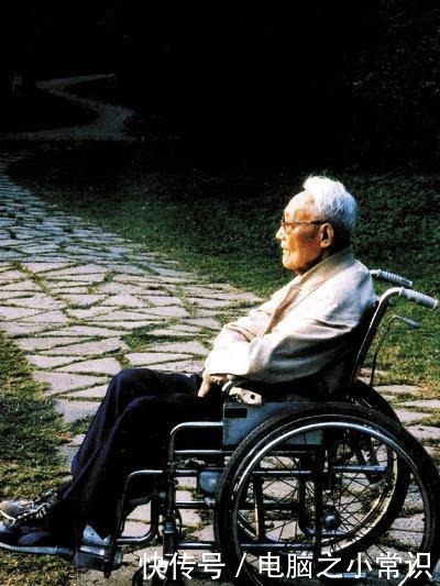 晚年郭沫若,更应同情而非嘲笑!临终前一句话,真正回归书生本色!