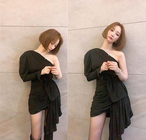 曾获校服大赛金奖，后被称为“短发女神”，造型搭配干练帅气