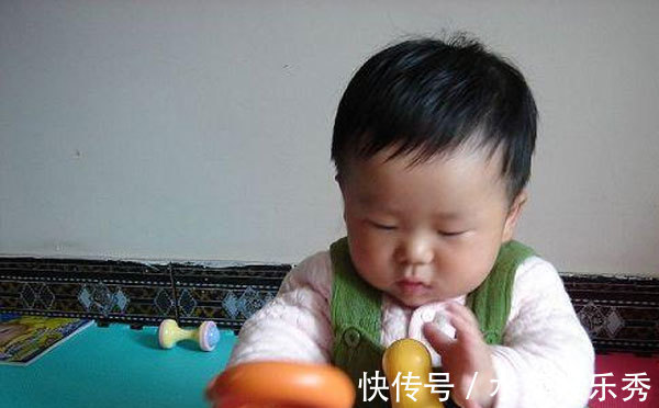 小天才|孩子聪不聪明,看1岁时有没有这些表现,全中说明是个小天才