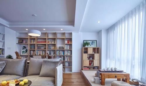 客厅|客厅和阳台打通后，窗帘这样挂才更美观又实用！你家挂对了吗？