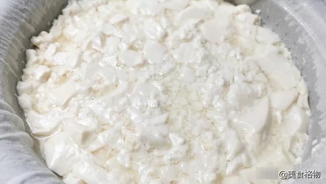 黄豆浆里加1勺白醋,瞬间变豆腐,简单无添加,比买的要营养健康