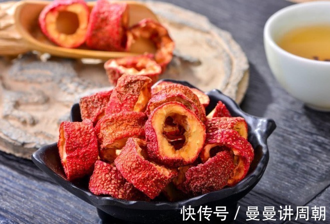 胆固醇|山楂泡水时放一物进去,喝上一周后,胆固醇低了,腰围也小了