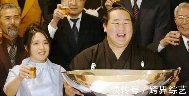 娇妻|日本相扑之王娶80斤娇妻,结婚仅一年离世,5000万遗产全给妻子