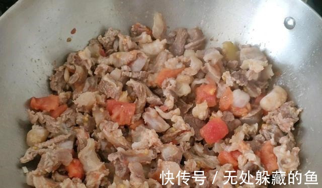 炖牛肉|秋季必备的高压锅美食，暖胃又暖心的金针菇牛腩煲！