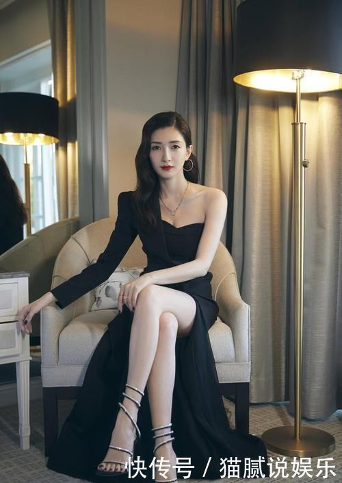 特征 脸上有这3个特征的女生,尽量避开披发散发,露出你的五官更漂亮