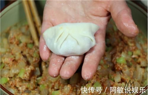 饺子皮|做萝卜馅时,用食盐杀水还是下锅焯水,都不对!大厨教你正确做法