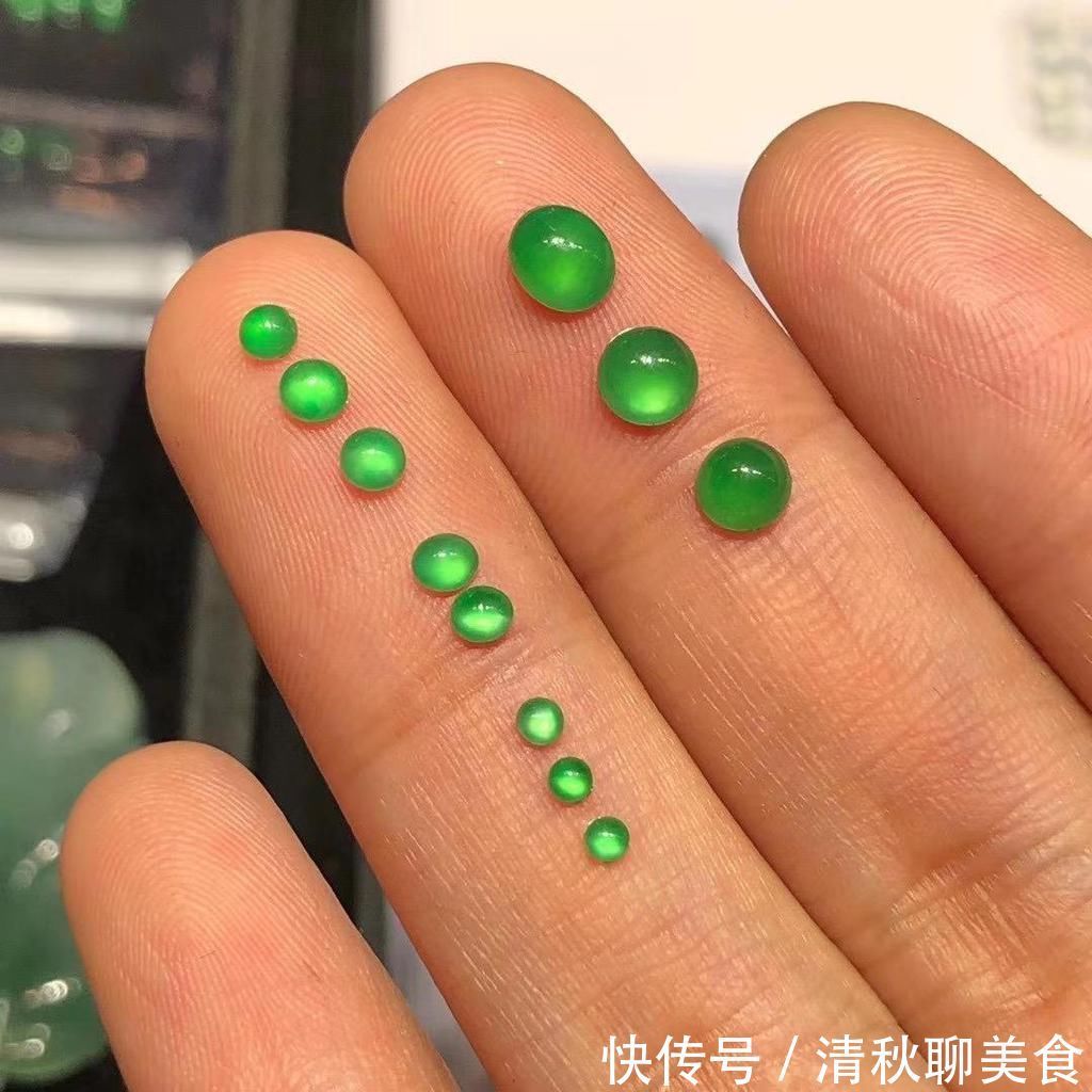 翡翠首饰@翡翠“小绿货”独占鳌头,究竟有什么样的魅力?让翠友格外的喜欢