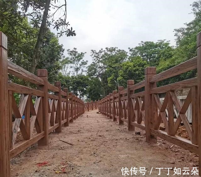 预算|仿古水泥护栏，仿木纹水泥栏杆图片，水泥仿木纹护栏厂家价格预算！