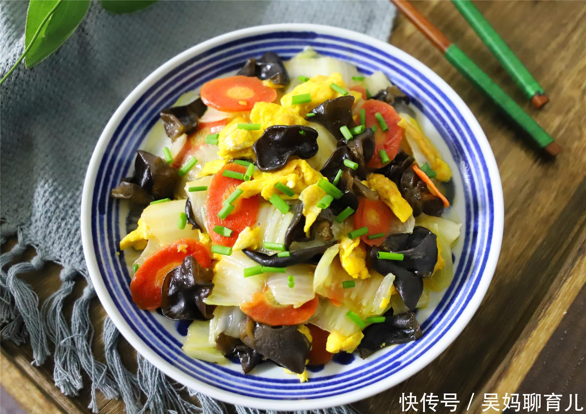 清洗干净|白菜学会此做法,比炖肉还好吃,鲜美营养又简单,上桌连汤都不剩