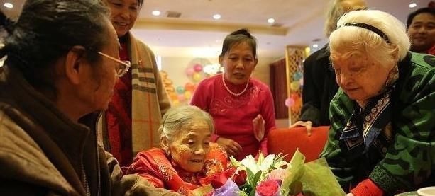 长寿习惯|百岁老人总结出8大长寿习惯,运动只排第8,第1很多人忽略