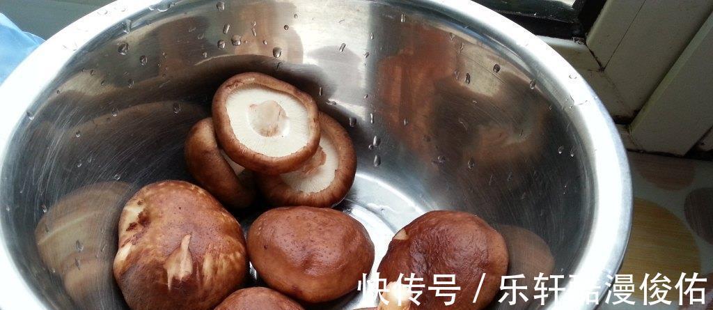 秋季，吃鸡肉鸭肉不如它，8分钟出锅，老少皆宜，营养又解馋