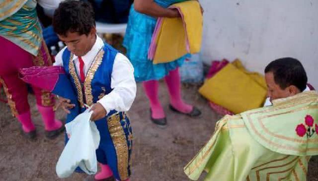 精神史|不顾医生劝告,坚持生下孩子的“中国最矮侏儒夫妇”如今过成这样