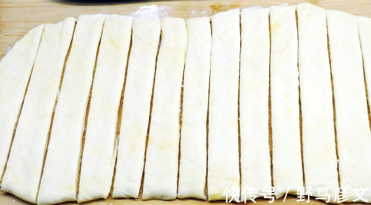 油条|炸油条,加泡打粉是“大错”,用这配方,保你炸出香酥脆的油条