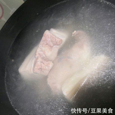  腐竹焖五花肉你这么做，好吃到停不下来