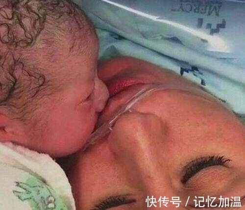 动作|孕妇产后大出血离世,婴儿接下来的动作,打动人心