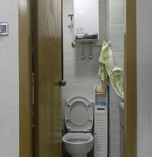 过道|一家四口住房，百万“豪宅”仅35㎡，进门就是卧室，太憋屈了