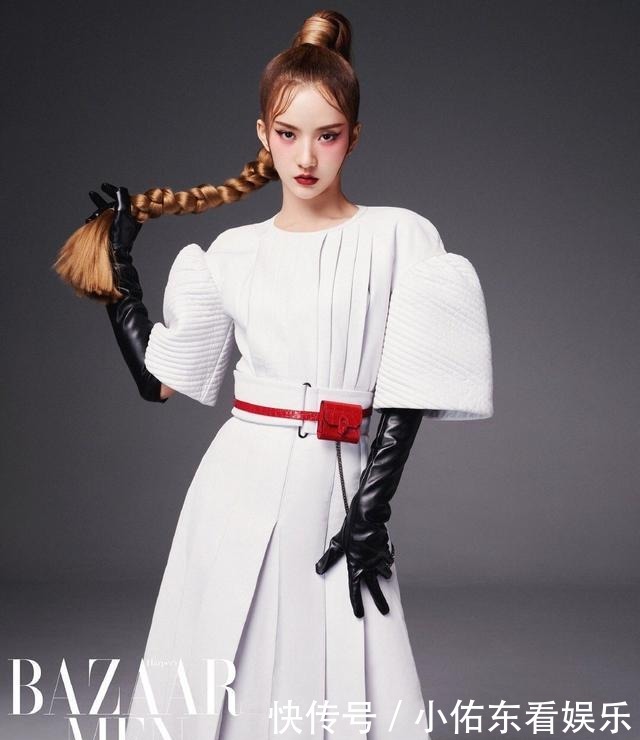 京剧|刘些宁造型前卫又大胆!京剧妆容与金色麻花辫碰撞,尽显国风气息