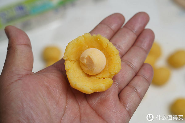 黄馅|老纪烘焙工坊 篇三十:中秋节它来了!今年教你奶黄流心月饼,好吃的不行,而且非常简单,有手就行