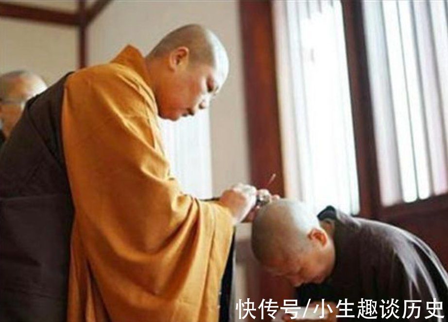 父母&北大硕士邓文庆:毕业出家为僧,父母苦劝无果,反倒一起搬入寺中