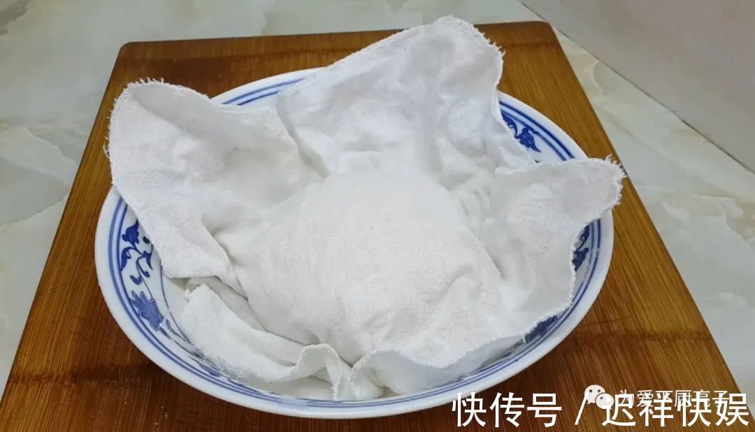 香酥|面粉别再烙饼了，试试这么做，个个香酥又掉渣，新手也能一次成功