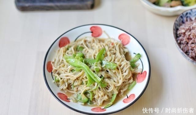杂粮|打工人一家三口的晚餐，2荤1素1汤，朋友粗细结合，幸福感满满
